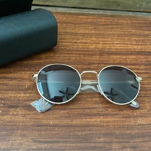 BCBG round sunglasses
